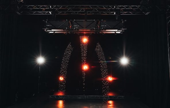 HYDRA-TECH Raining LUMINOUS Logo
